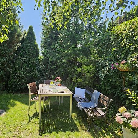 Apartament Garden- Parking, Ogrodek, Cicha Okolica Pruszcz Gdański Esterno foto